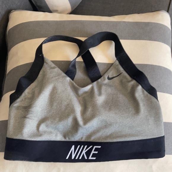 Black and grey sports bra nike